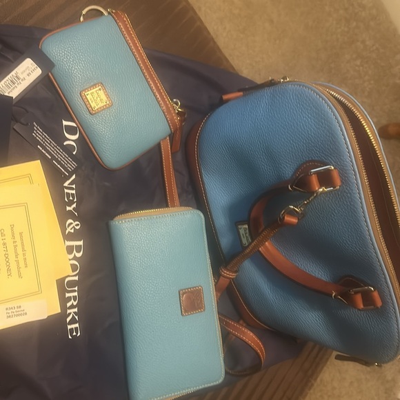 Dooney & Bourke - Picture 9 of 14